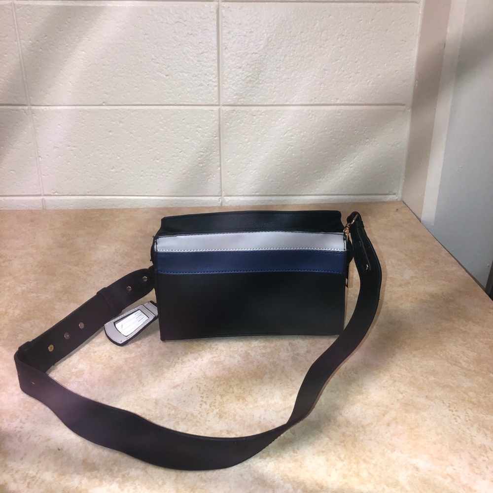 Purse - Picture 2 of 2